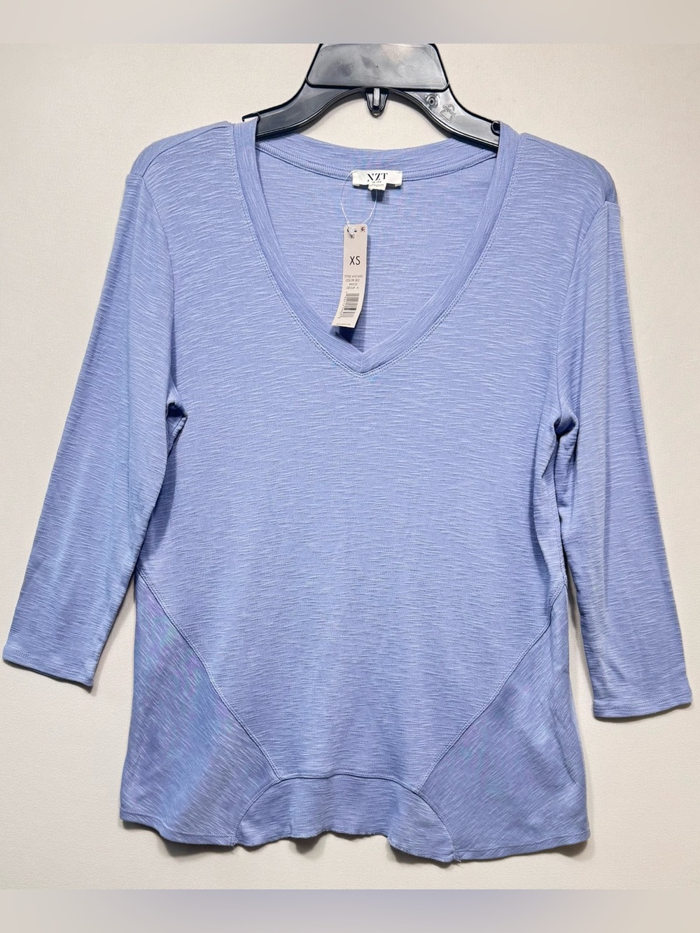 Nic+zoe V-neck 3/4 sleeve lightweight VNeck top nwt
